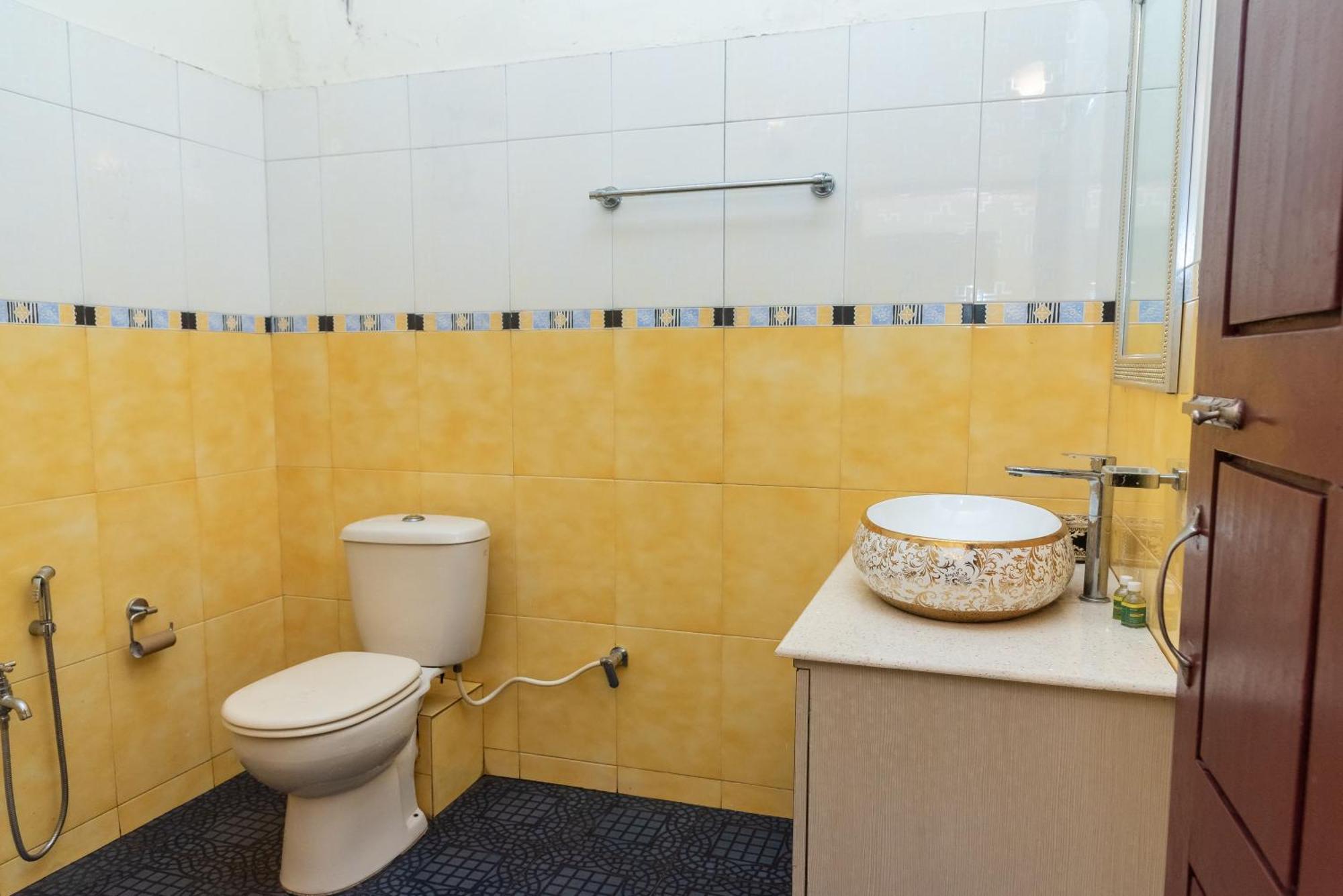 The Urban Grandeur 1 Bed & Breakfast Guwahati Ngoại thất bức ảnh