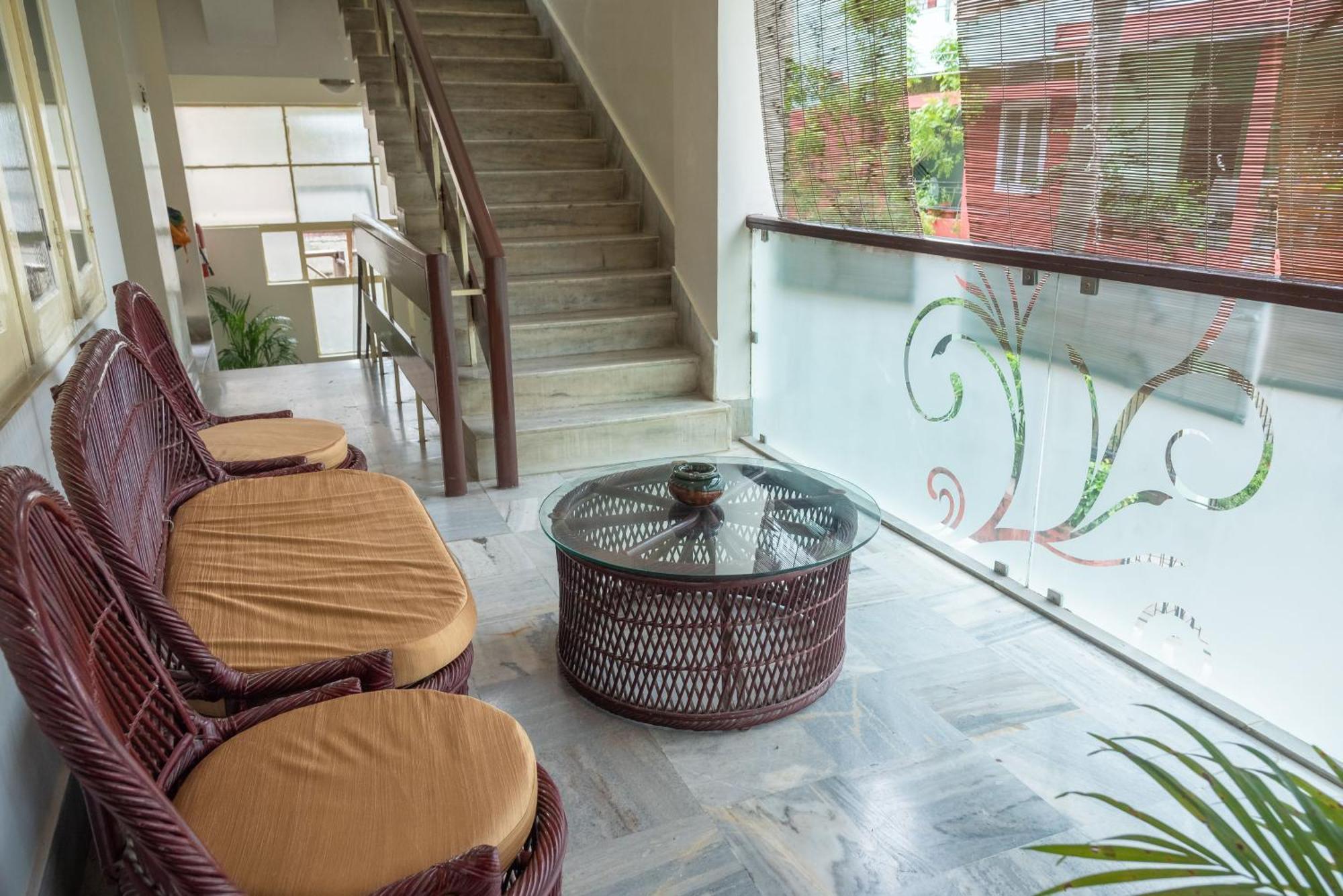 The Urban Grandeur 1 Bed & Breakfast Guwahati Ngoại thất bức ảnh