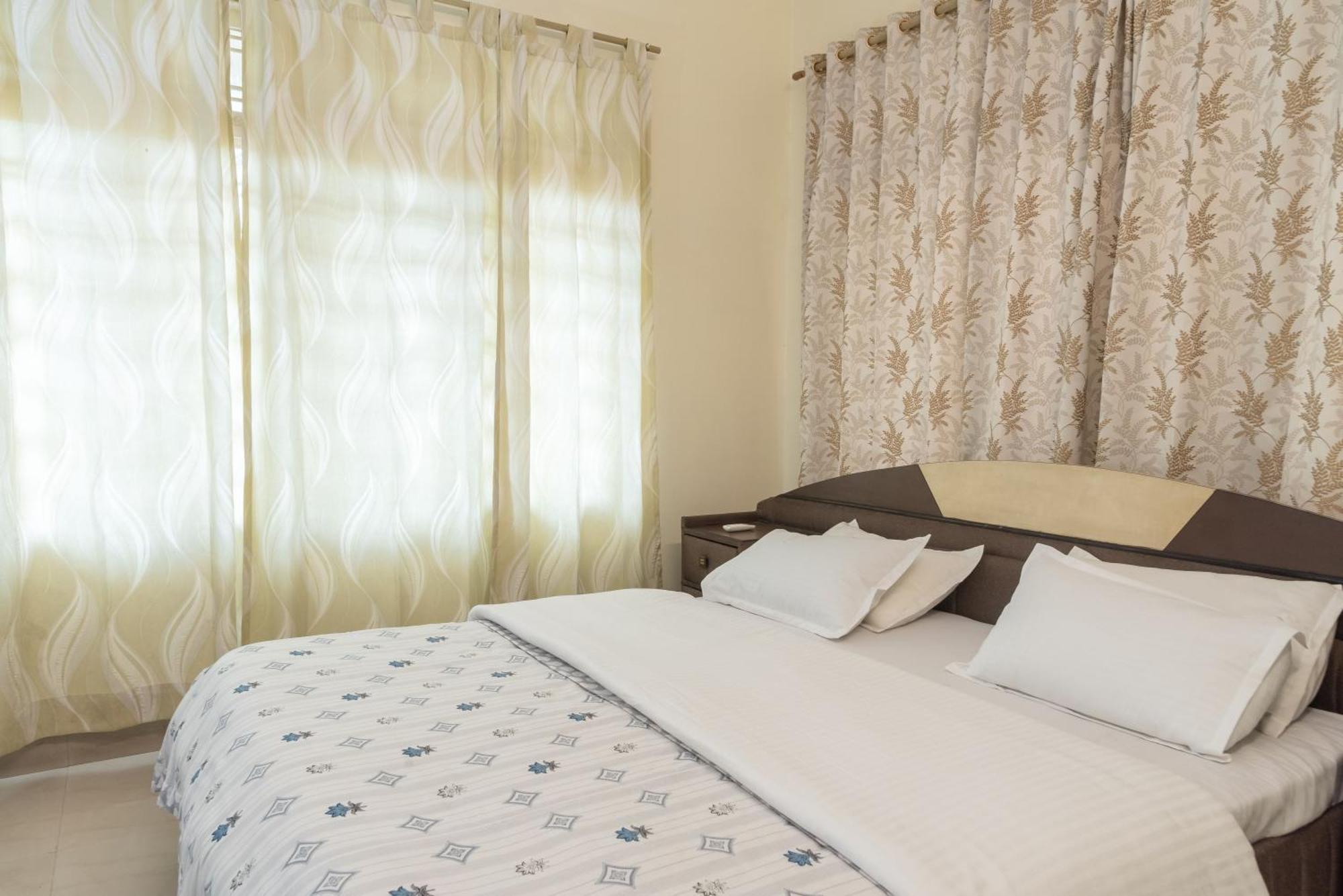 The Urban Grandeur 1 Bed & Breakfast Guwahati Ngoại thất bức ảnh